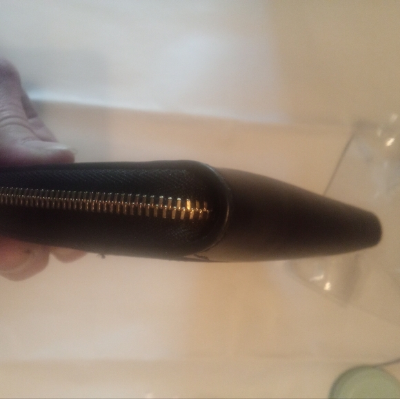 Like New Burberry Wallet - Picture 5 of 11